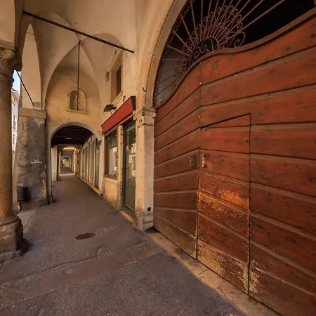 公寓 Centro Storico Panoramico Con Wi-fi *